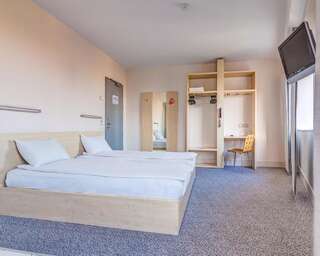 Отель Hello Hotels Gara de Nord Бухарест Стандартный двухместный номер с 2 отдельными кроватями-5